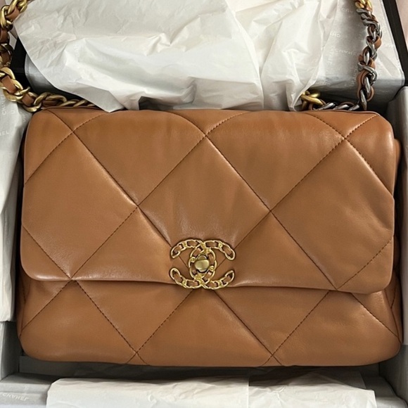 CHANEL 19 caramel/brown bag open to trades for (smaller) bag - Picture 12 of 16